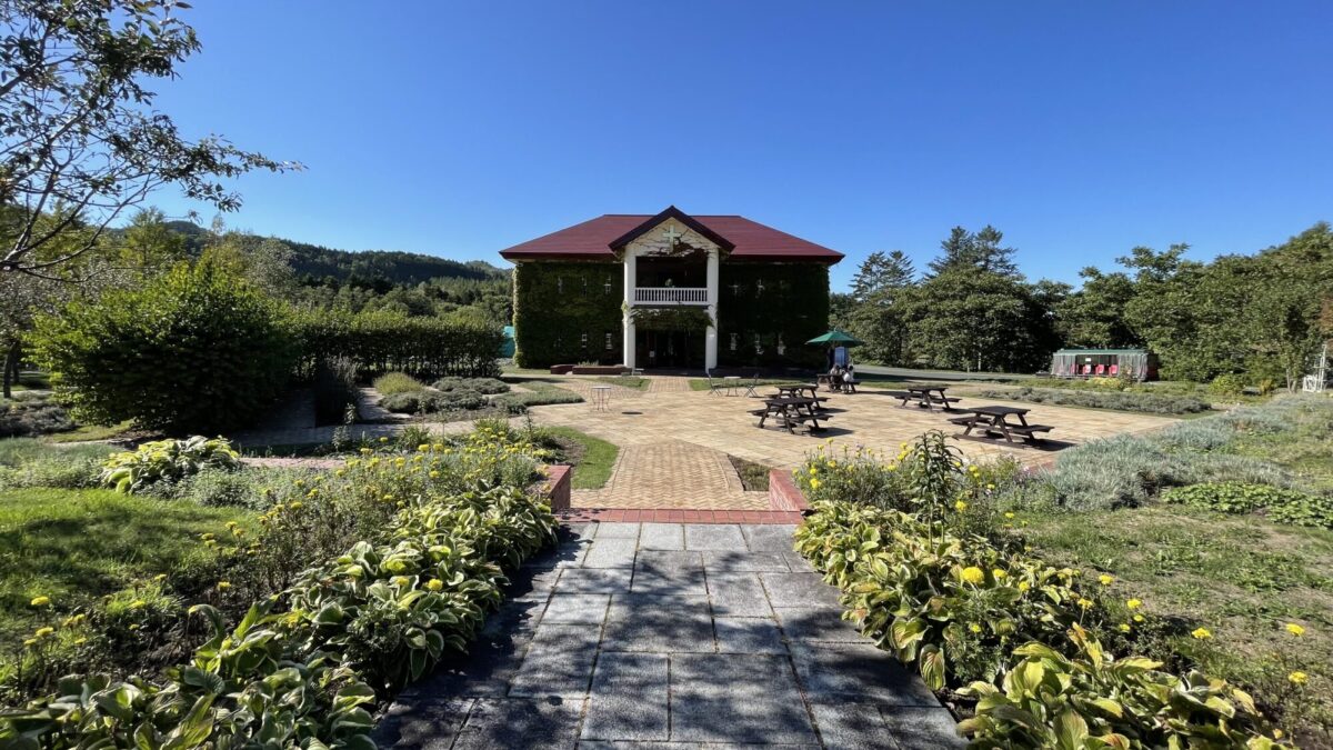 13787BE3-F3B1-454E-A822-48D982713547